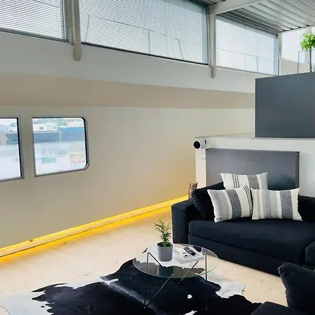 Båthotell Le Grand Bordeleau *