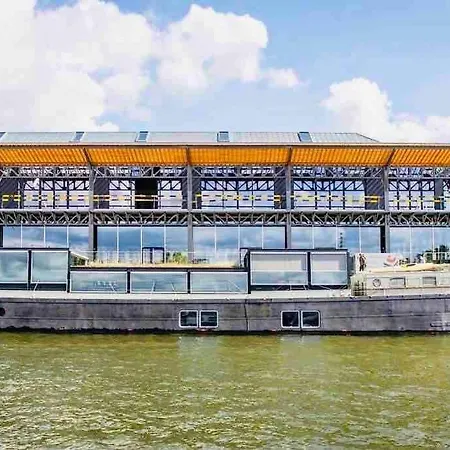 Botel Le Grand Bordeleau